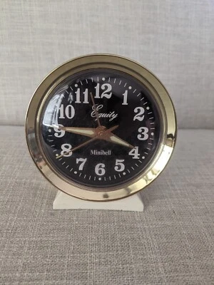 Equity by La Crosse 12020 Reloj Despertador Analógico con Llave Enrollada, 4.00 x 2.50, Dorado Foto 1 de 4