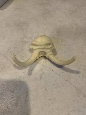 1994 The Lion King Pride Rock Elephant Bones Calavera Original Disney Juego Parte Foto 1 de 2