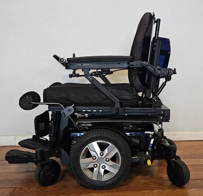Silla eléctrica Quantum Edge 2.0 con elevación de asiento - USADA Foto 1 de 4