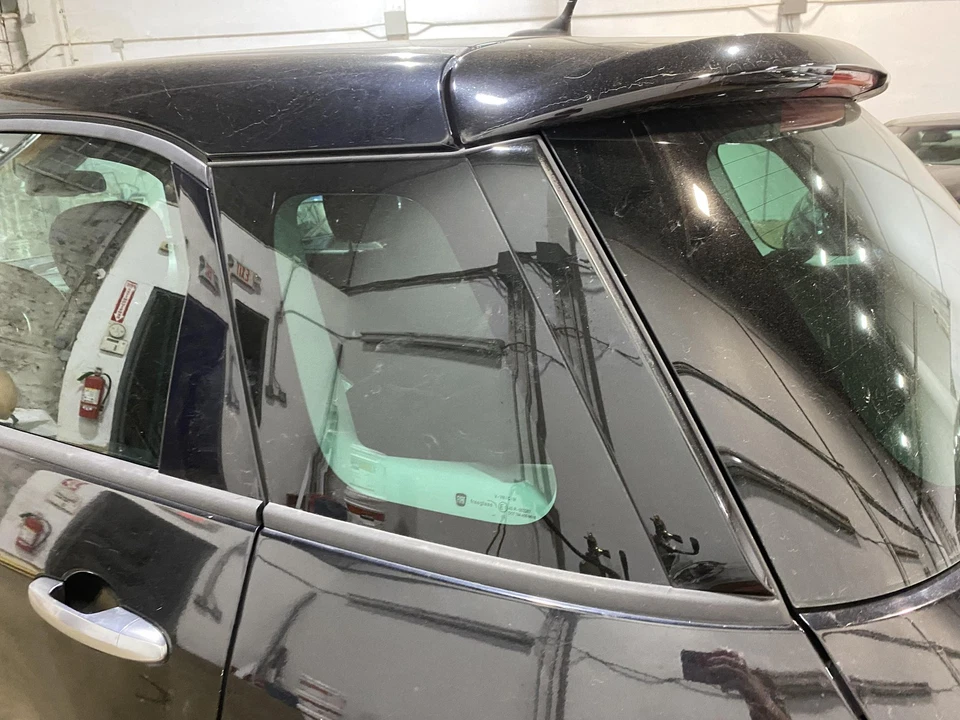 Cuarto de cristal izquierdo usado se adapta a: Fiat 500 2014 4 puertas vidrio solar izquierdo grado A Foto 1 de 4