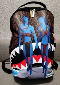 SPRAYGROUND TIBURONES JAKE Y NEYTIRI EN PANDORA - AVATAR EDICIÓN LIMITADA - Imagen 1 de 14