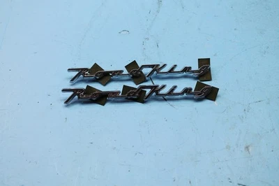 1466 05 HARLEY-DAVIDSON ROAD KING GUARDABARROS DELANTERO PLACA DE IDENTIFICACIÓN EMBLEMA DE MOLDURA Foto 1 de 4