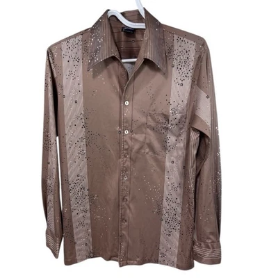 Camisa masculina vintage anos 70 Joel marrom listrada e ponto gola adaga botão tamanho médio - Imagem 1 de 4