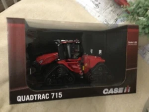 Universal Hobbies Toy Model CASE QUADTRAC 715 Brilliant 1/32 - Picture 1 of 7