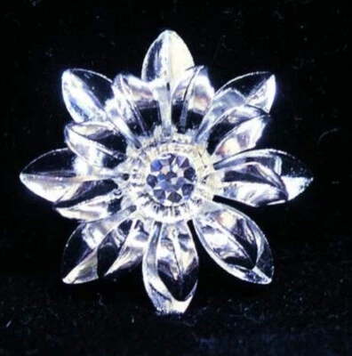 Daisy Flower Metal Button Shank Sewing Crafts Rhinestone Center Silver Plated - Image 1 of 4