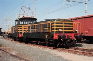 T27H FOTOGRAFIA TRASPORTI MOTRICE TRENO ( E 321 102 E 322 102 SAVONA P DORIA ? ) - Picture 1 of 2
