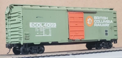 Roundhouse (MDC) HO Scale British Columbia Railway BCR 40' Sliding Door Box Car - Image 1 of 4