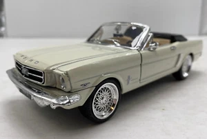 Ford Mustang 1964 1/2 Solido Diecast Car Sunnyside 1/24 Scale SS7711 Off White - Picture 1 of 24