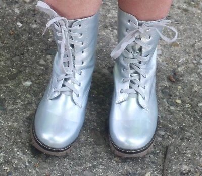 Reneeze *NUEVO* Botas de combate plateadas con cordones para mujer 10 Foto 1 de 4