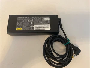 Fuente de alimentación adaptador de CA para computadora portátil Fujitsu PJW1942N FMV-AC325A 19V 4.22A - Imagen 1 de 4