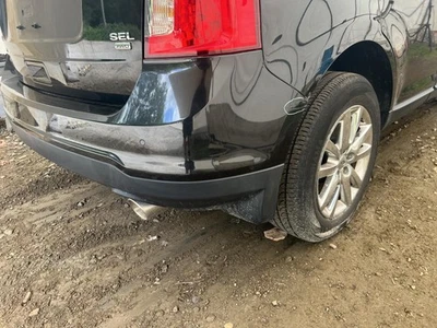 Used Rear Bumper Assembly Rear fits: 2013 Ford Edge w/o tow package w/park assis Foto 1 de 4
