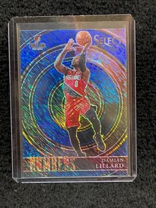 Damian Lillard ~ 2020-21 Select Numbers Insert #4 Blue Shimmer Prizm PWE - Bild 1 von 2