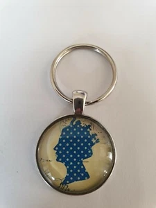 SILHOUETTE OF QUEENS HEAD KEYRING - Picture 1 of 3