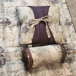 Croscill Chambord 2 fundas de almohada estándar y 2 almohadas - Imagen 1 de 9