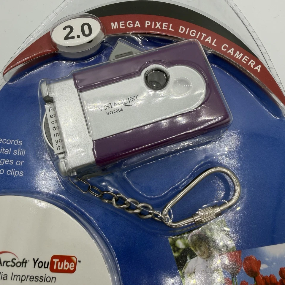 VistaQuest VQ2005 Digital Camera Keychain Lo Fi Toy Camera New - Image 1 of 4