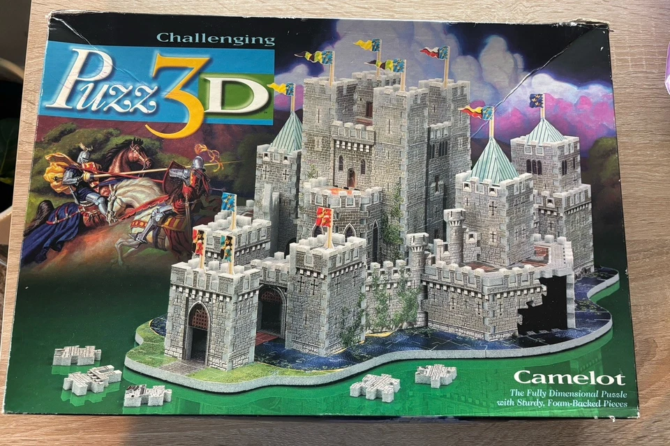 Vintage Puzz3D Camelot 620 Pieces Castle Building Puzzle Game - Image 1 of 4