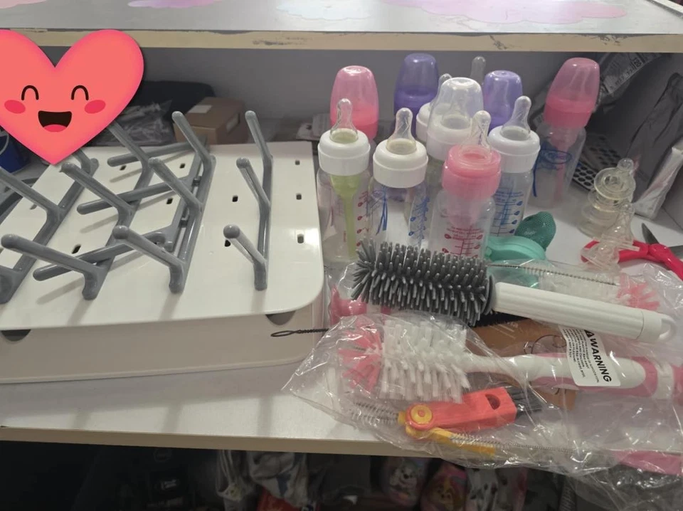dr brown bottle, drying rack, and bottle brushes(new) lot - Image 1 of 1