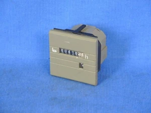 Bauser machine hour meter type 630 - Picture 1 of 3