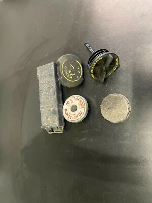 1993 Mercury Sable Oil Cap and Other Misc Caps Foto 1 de 3