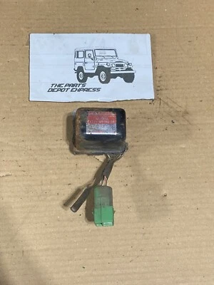 Regulador de voltaje 27700-60010-84 Toyota Land Cruiser FJ40 FJ42 BJ40 J40 OEM Foto 1 de 4