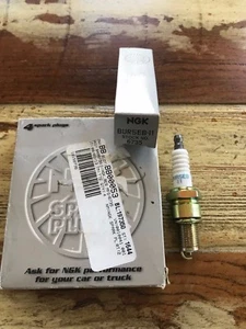 NGK BUR5EB-11 Spark Plug Quantity of 4. 6735, Old Stock - Bild 1 von 2