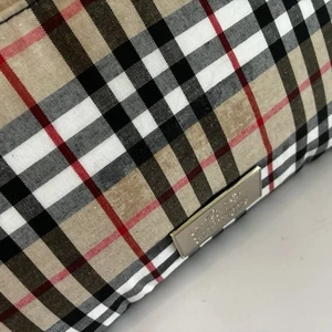 Elizabeth’s Creations stilvolle leichte karierte Schultertasche gebraucht, in einwandfreiem Zustand - Bild 1 von 7