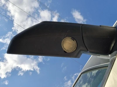 Оригинальное правостороннее зеркало для Ford Expedition 2007-2008 годов выпуска б/у 2648408 - Изображение 1 из 4