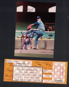 Gaylord Perry Seattle Mariners 300th Win Full Ticket vs. Yankees W/Signed Photo - Picture 1 of 1