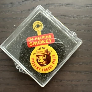 Smokey the Bear Tab Button Vintage Waldbrände verhindern Ich helfe Smokey - Bild 1 von 4