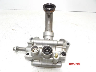 1997 97 Honda Magna VF750 VF 750 engine oil pump — 第 1/4 张图片