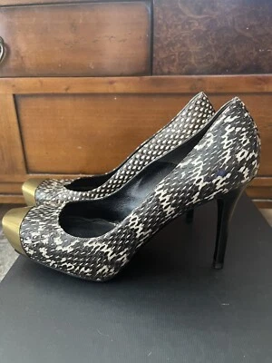 Zapatos de aguja Alexander McQueen genuinos de pitón para mujer punta de metal talla 38 Foto 1 de 4