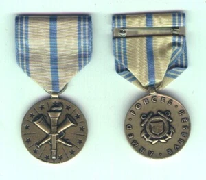 US ARMED FORCES RESERVE MEDAL COAST GUARD - Picture 1 of 1