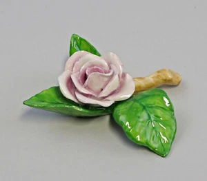 9959625-d Porzellan Figur Tischblume Rose Zweig hellviolett Ens 8x8x2,5cm - Picture 1 of 1