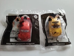 Lote de juguetes Happy Meal 2022 McDonald's Disney Cars on the Road Lightning Mcqueen - Imagen 1 de 4