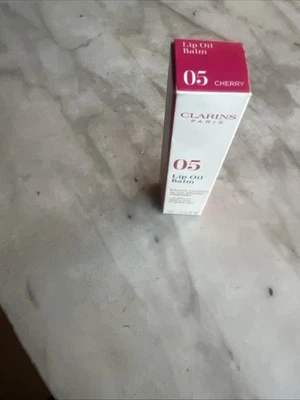 娇韵诗女士 05 Cherry 润唇膏 - 0.1 盎司润唇膏 — 第 1/3 张图片