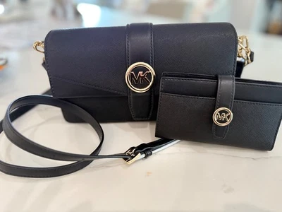 MK-Black Greenwich Med saffiano Ltr shoulder bag w/matching wallet - Image 1 of 4