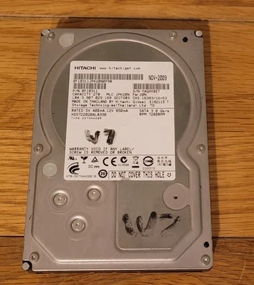 Hitachi 3.5" 2TB Hard Drive HDS722020ALA330 7200RPM SATA2 - Image 1 of 4