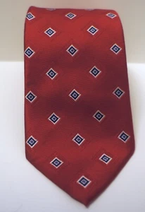 ROBERT TALBOTT AMR ROSSO con CRAVATTA DA COLLO GEOMETRICA DIAMANTI 100% POLIESTERE - Foto 1 di 5