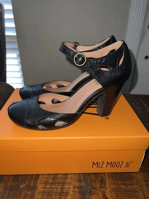 Miz Mooz Joanne Dress Pump Shoes Women's Size 9 Black Embossed Leather Heels - Image 1 of 4