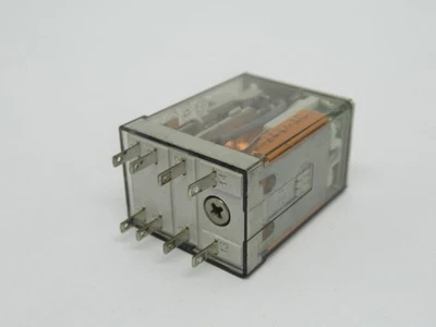 Finder 55.32.8.024.0050 Plug-In Relay 24V 10A 8-Blade USED - Image 1 of 3