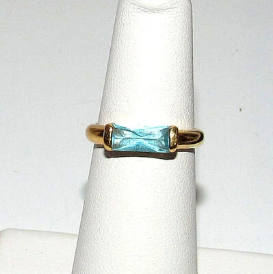Anillo Vintage RJ Graziano Avon Topacio Azul Color Baguette Talla 5.25 Foto 1 de 4