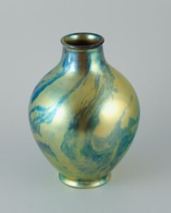 Zsolnay, große Keramikvase, schöne Eosinglasur. Mitte des 20. Jahrhunderts.