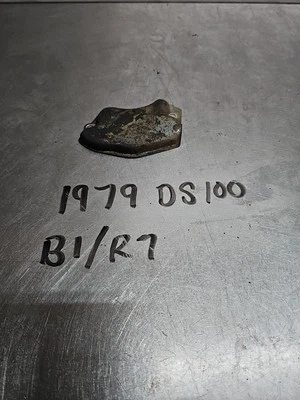 Suzuki DS TS 100 1979 cubierta de bomba de aceite Foto 1 de 3