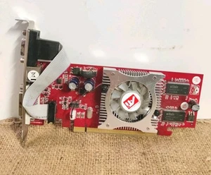 ⭐️ATI RADEON X300SE 128 MB SCHEDA VIDEO PCI EXPRESS VGA DVI AV OUT ✅ Video Card - Foto 1 di 3