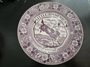 Wonderful Little America Wyoming Purple Staffordshire UK Commemorative 7" Plate - Picture 1 of 2