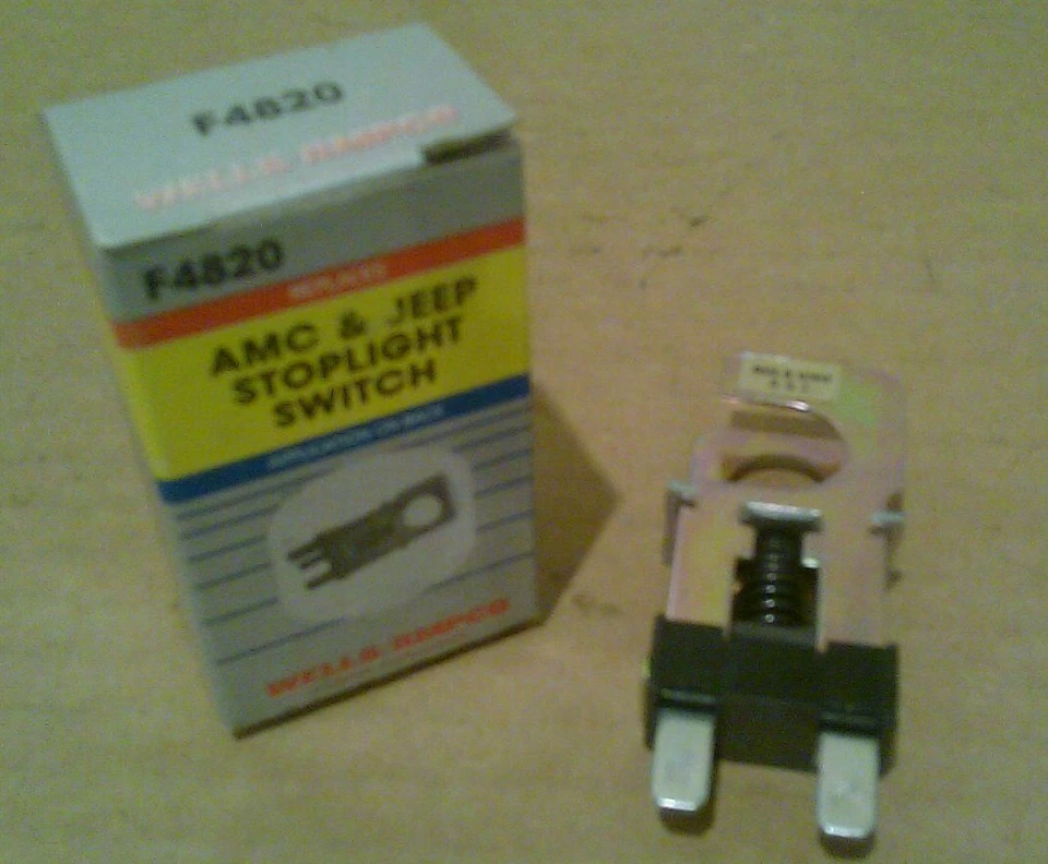 Interruptor de luz de freno F4820 para 1972-83 AMC Ambassador; Hornet Javelin Gremlin; Jeep   Foto 1 de 1