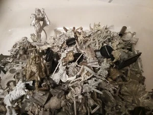 Random 10 Vintage Dungeons And Dragons WarHammer 40k METAL Miniatures Figures - Picture 1 of 6