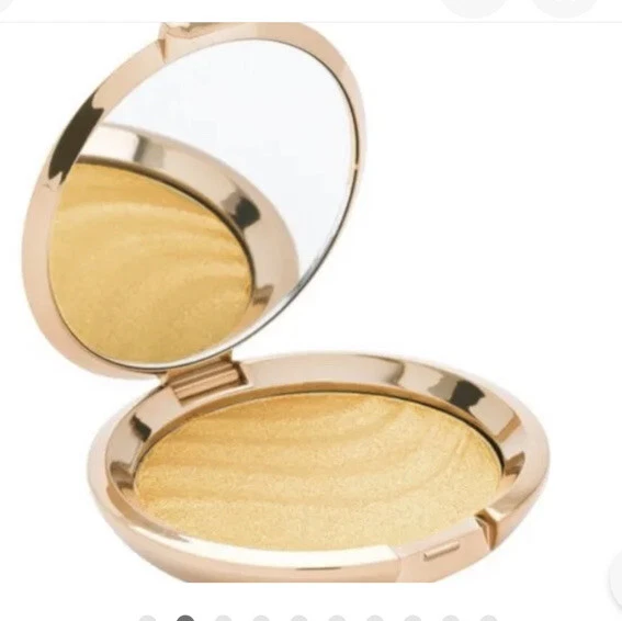 NEW BECCA COSMETICS Volcano Goddess Gold Lava Shimmering Pressed Highlighter - Image 1 of 4