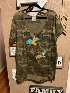 Jaded Gypsy Camo Tee Peace Sign Embroidered Flowers on Front Womens Size L/XL - Picture 1 of 3