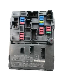 ✅ 13-15 NISSAN VERSA Power Supply Module Fuse Box  284B7 1HR0C 284B71HR0C - Bild 1 von 1